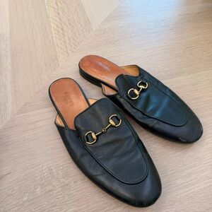 Gucci Black Leather Loafers with Gold Hardware